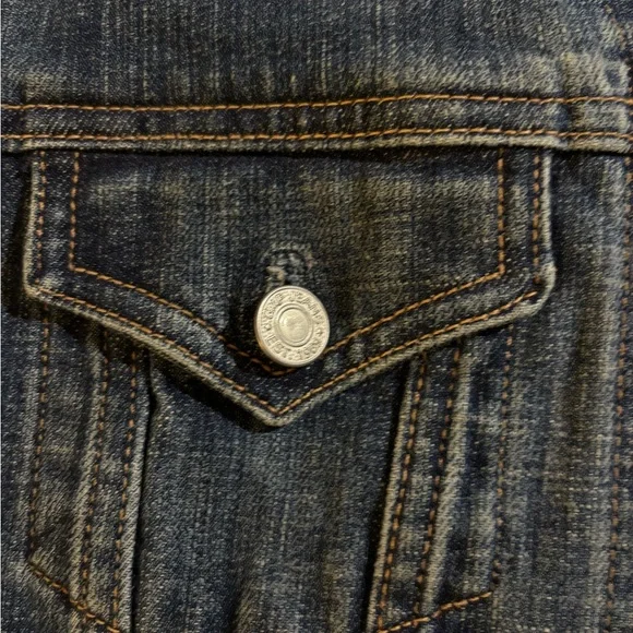 GAP Women's Classic Blue Jean Jacket - Picture 4 of 5